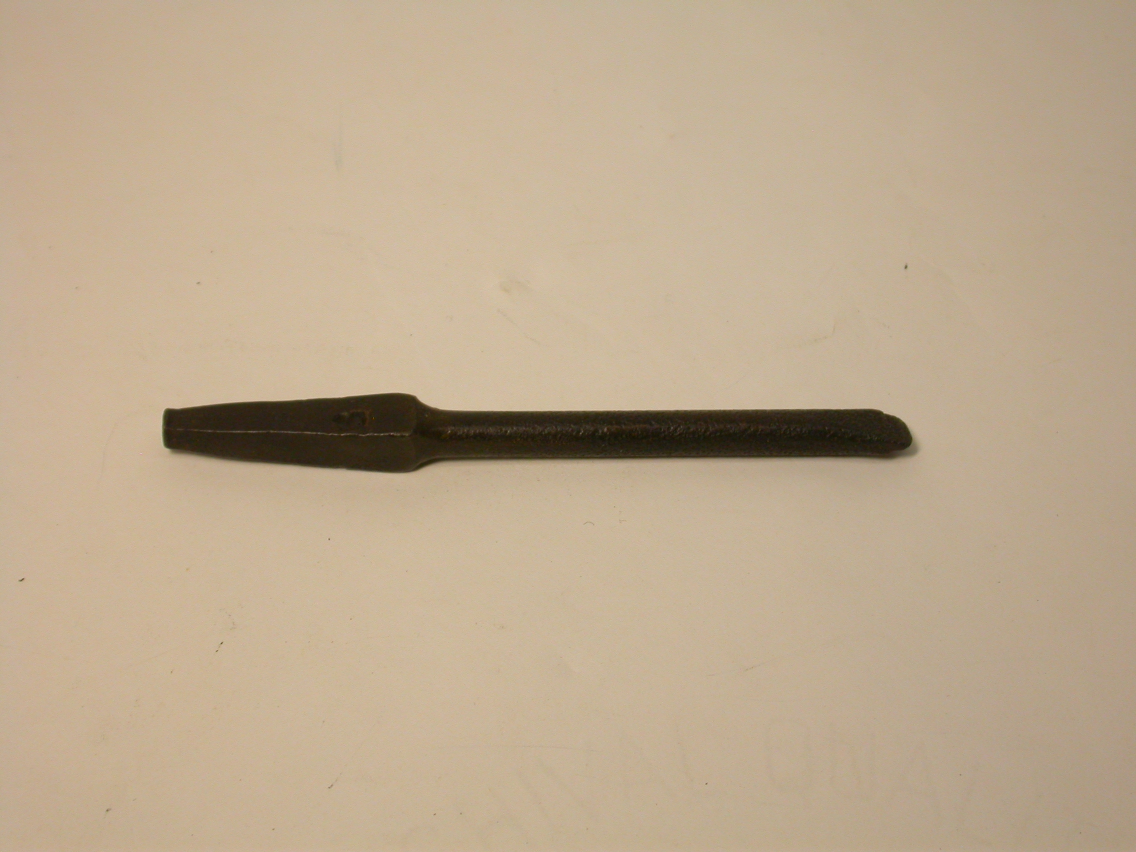 a%20metal%20bit%20with%20a%20square%20shank